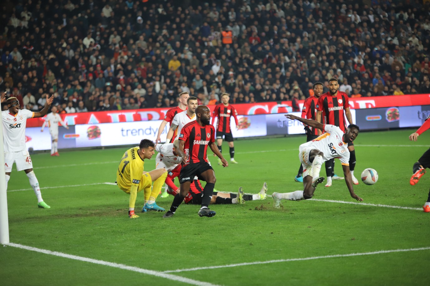 Galatasaray, Gaziantep FK Deplasmanından 3 Puanla Döndü