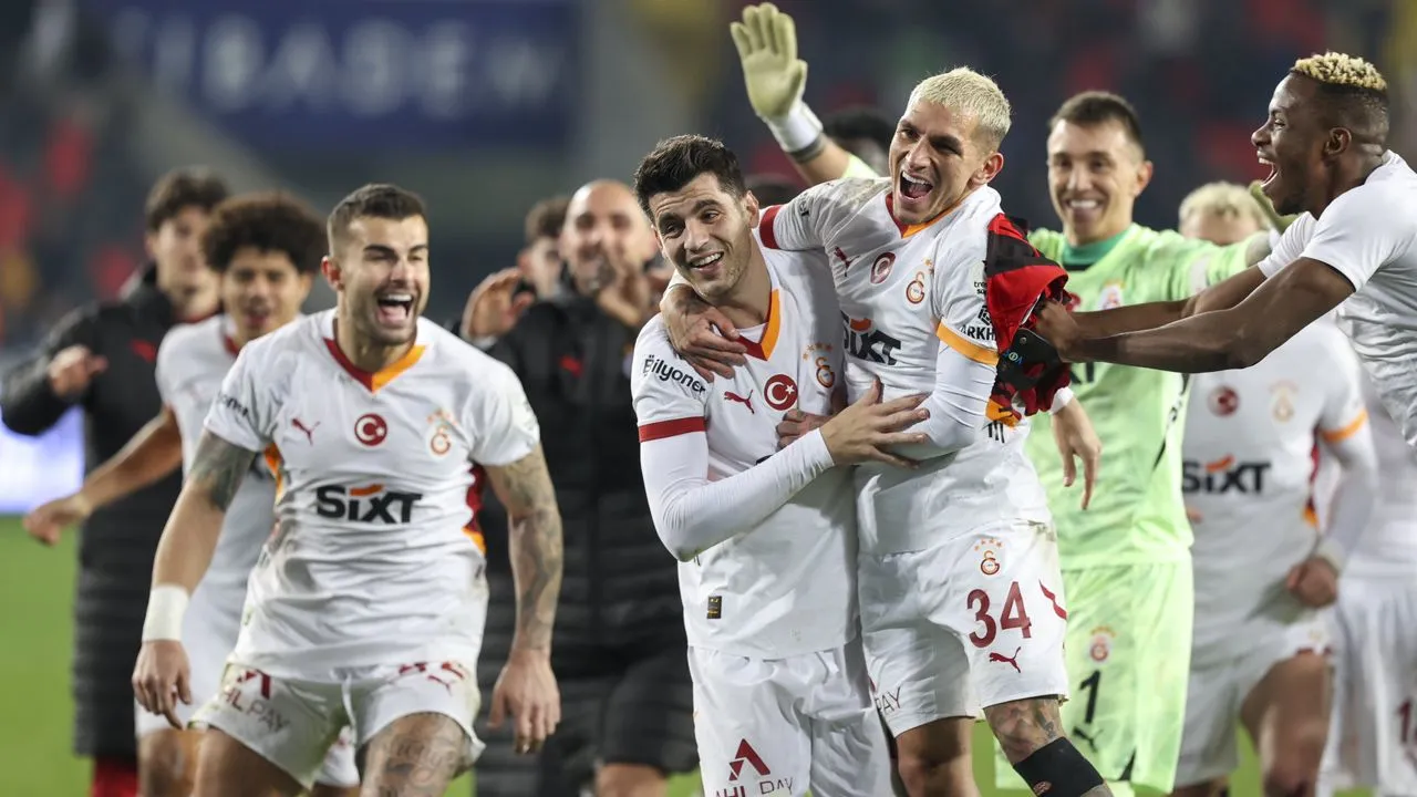 Galatasaray’ın Adana Demirspor Maçı Kadrosu Belli Oldu! Yeni Transferler Sahada