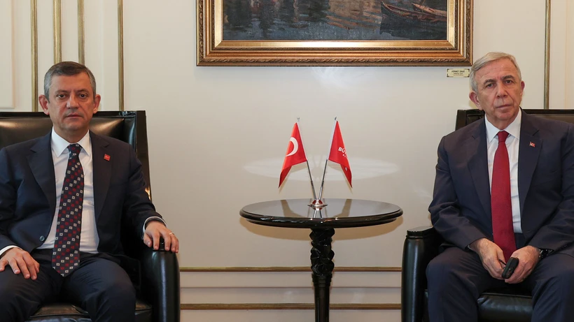 Özgür Özel ve Mansur Yavaş Saraçhane'de Bir Araya Geldi