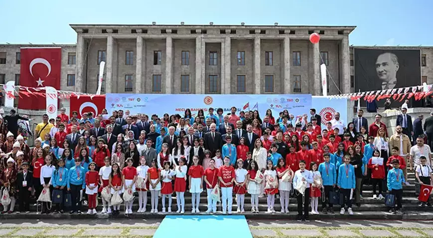 Meclis Bahçesinde Çocuk Bayramı Coşkusu: 7 Bölge 7 Eser Konseri Büyüledi