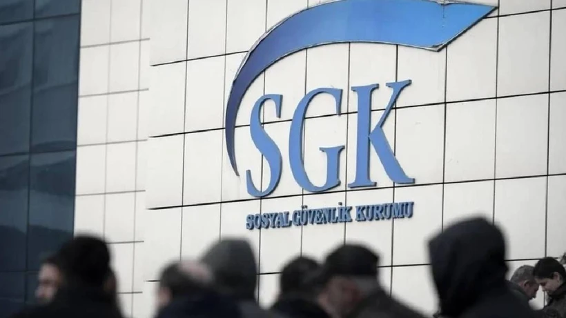 SGK Düğmeye Bastı: Haksız Emekliye İkramiye Yok, Faiziyle Geri Alınacak!