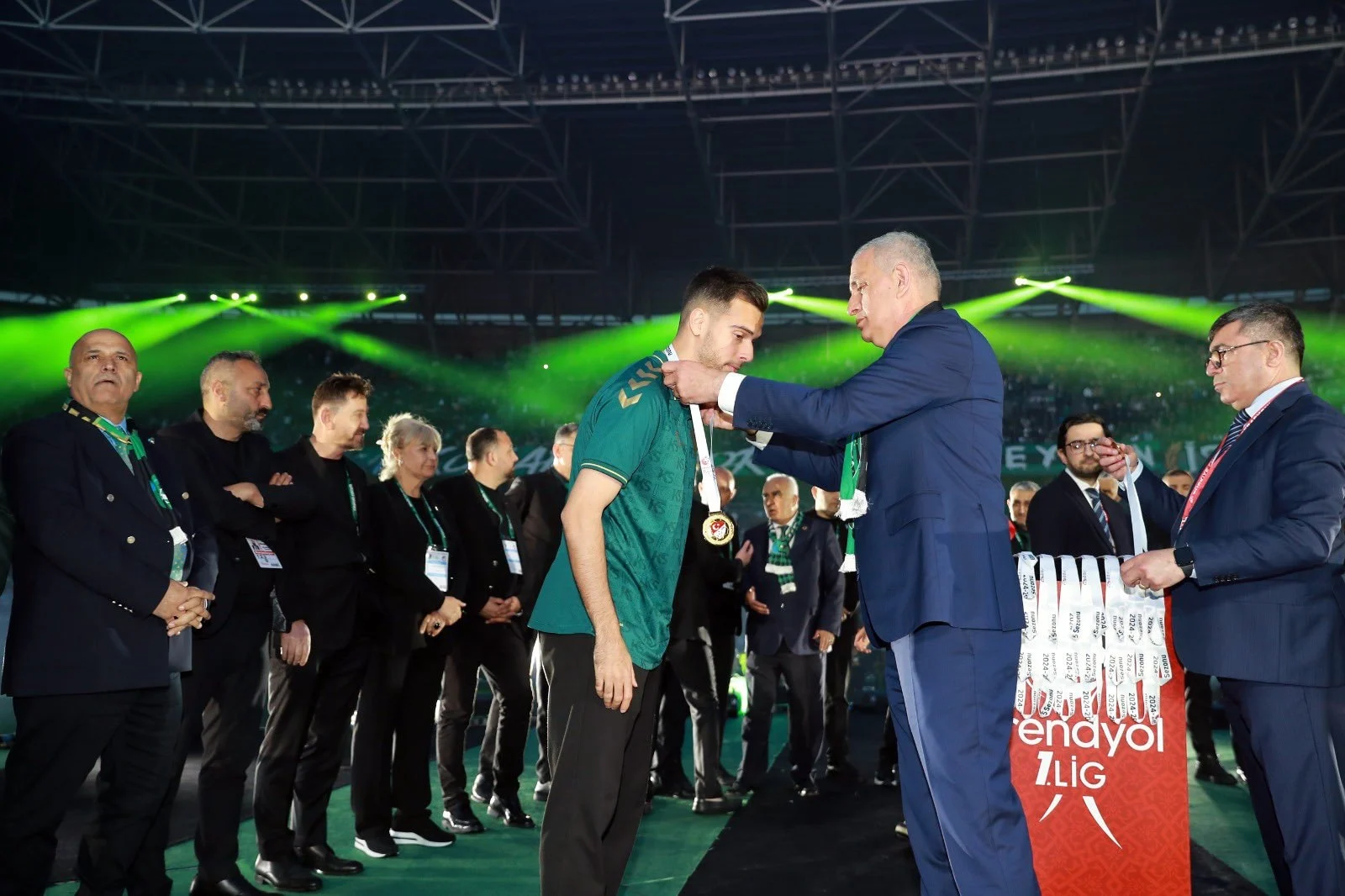 Kocaelispor’un Şampiyonluk Kutlamasında Protesto: TFF Başkanı Hacıosmanoğlu Yuhalandı