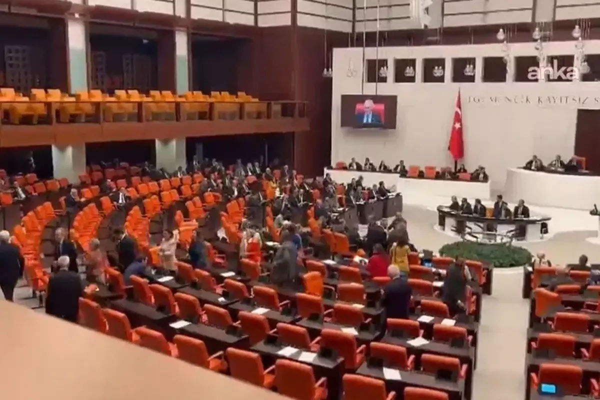 TBMM’de HSK Seçimi Krizi: CHP Genel Kurulu Terk Etti