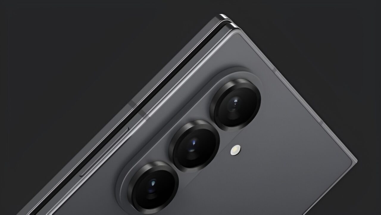 Galaxy Z Fold 7 Ortaya Çıktı: İlk Canlı Görsel Sızdı!