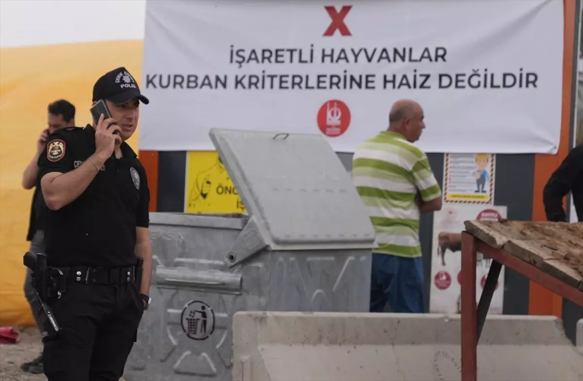 Denetime Sopayla Karşılık Verdiler: 5 Polis Yaralandı, 12 Gözaltı!