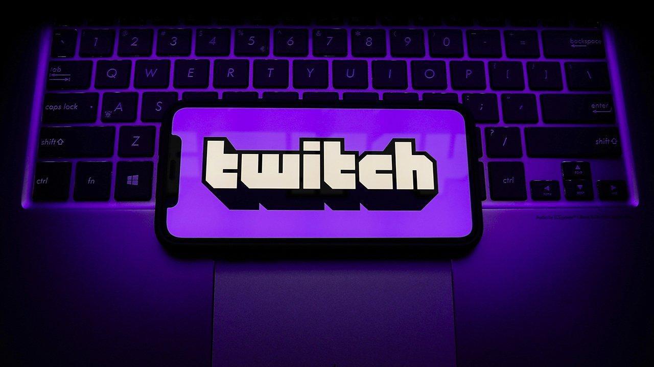 Mobil İzleyiciye Müjde: Twitch’ten Dikey Yayın ve Geri Sarma Özelliği