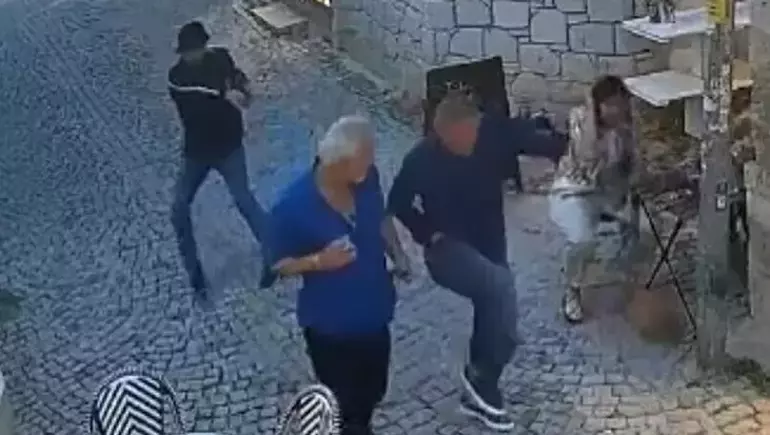 İş İnsanına Pusu! Arkadan Yaklaşıp Silahını Ateşledi, O Anlar Kamerada