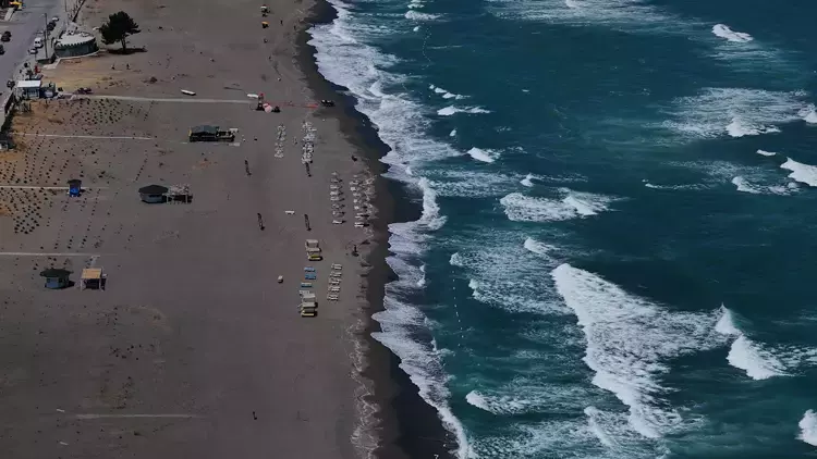 Sakarya'da 3 İlçede Denize Giriş Yasaklandı: Vatandaşlara Uyarı Yapıldı