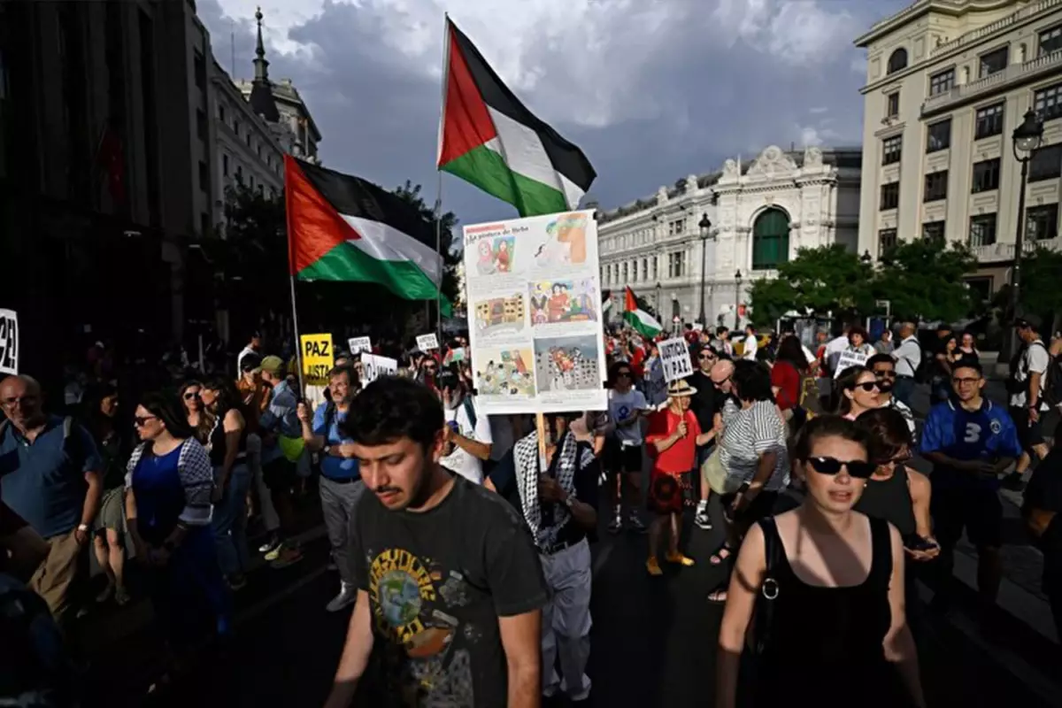 Madrid’de Binlerce Kişi Gazze İçin Yürüdü