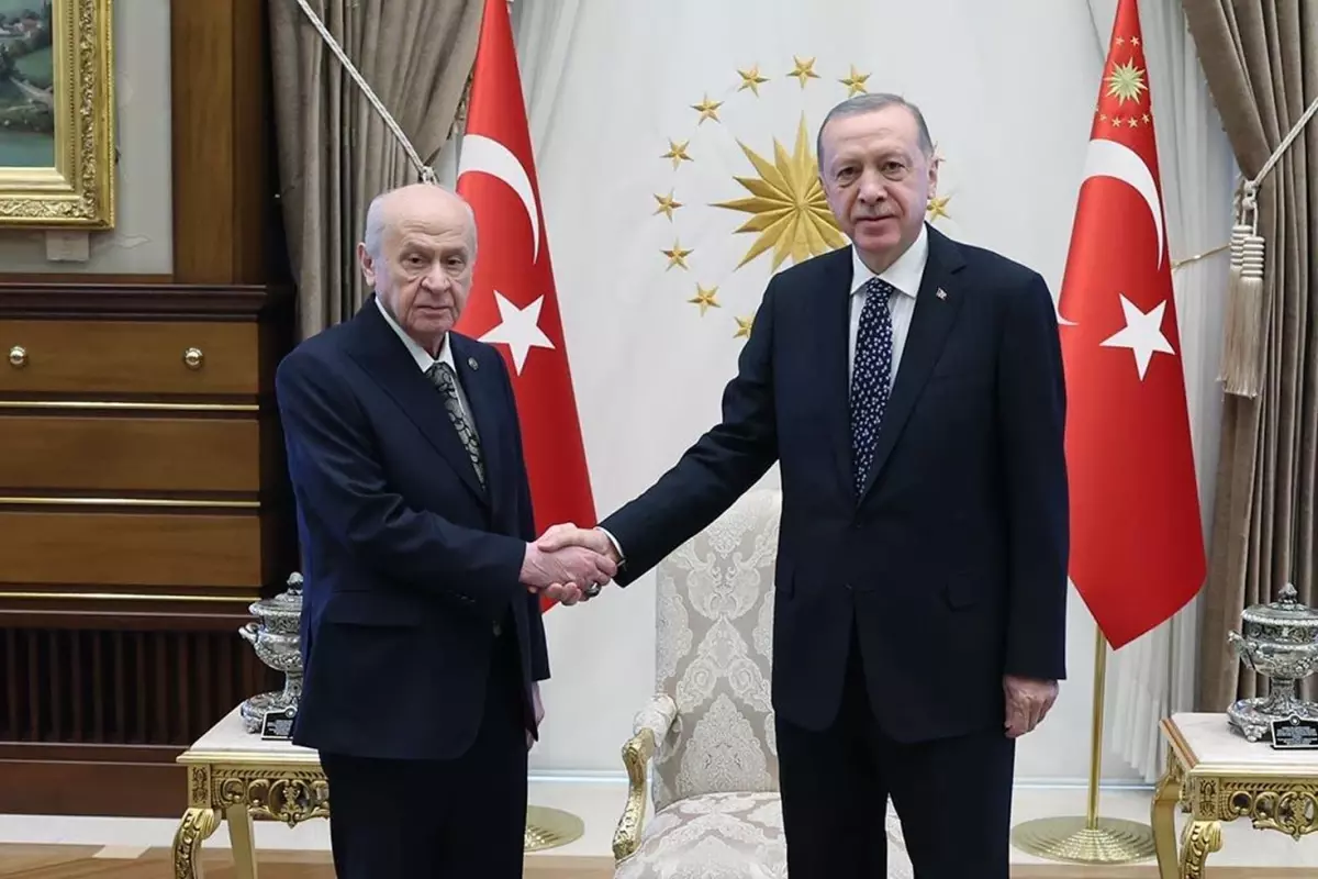 Ankara'da Sürpriz Görüşme: Cumhurbaşkanı Erdoğan, Bahçeli ile Külliye'de Buluştu
