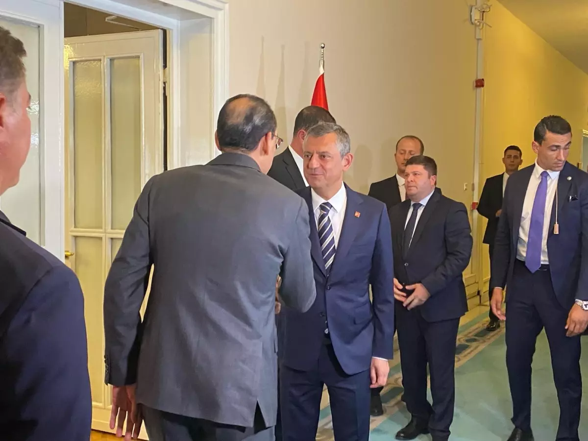 MİT Başkanı Kalın, Özgür Özel’i Ziyaret Etti