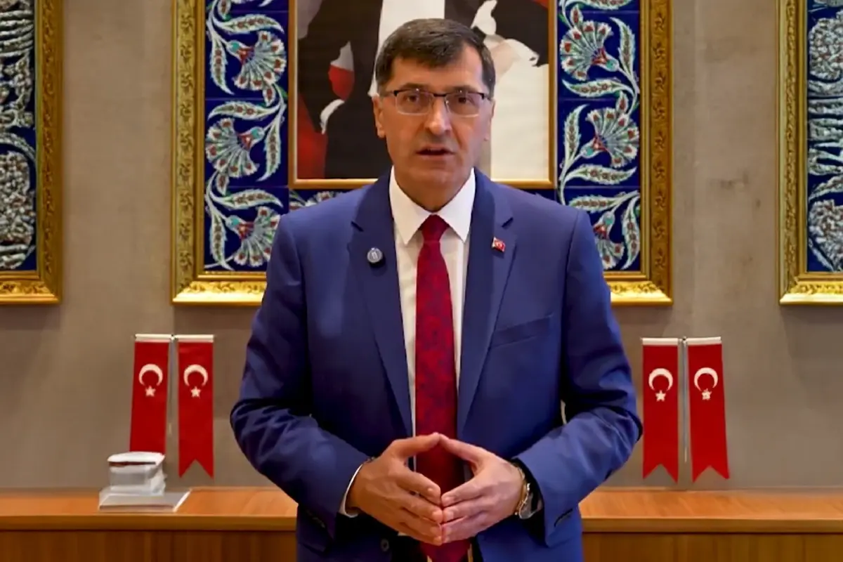 Kütahya Belediye Başkanı, AK Parti'ye Geçeceği İddiasını Yalanladı