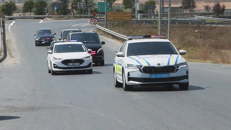 Özgür Özel'den Ekrem İmamoğlu’na Cezaevi Ziyareti
