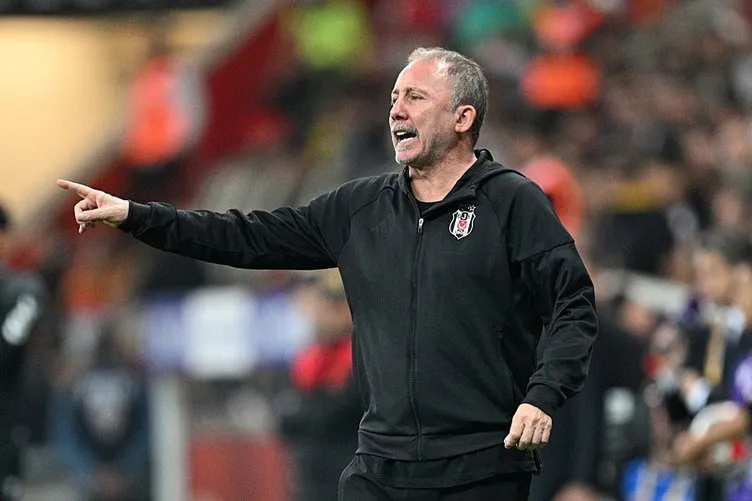 Sergen Yalçın'dan İdeal 11 Hamlesi: 10'u Belirlendi, Tek Eksik Sağ Stoper
