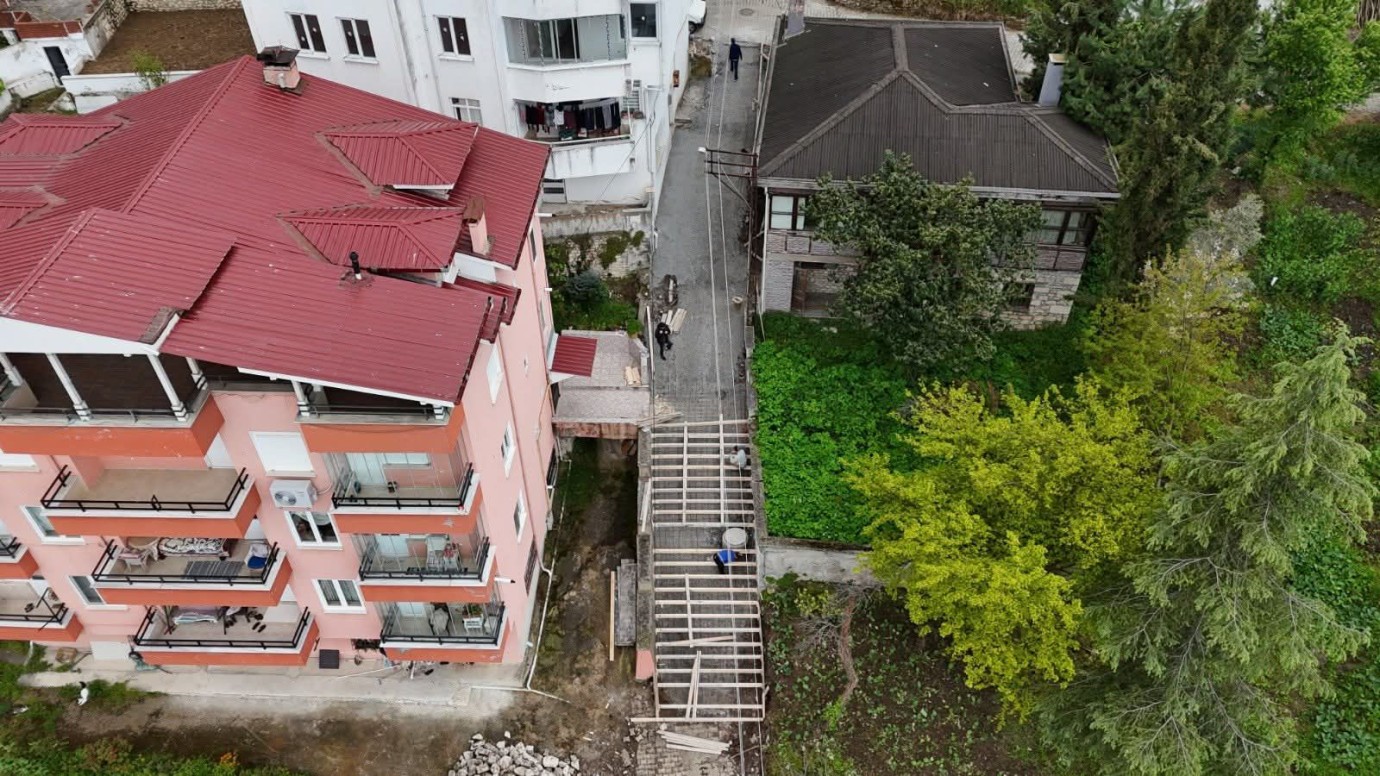 Altınordu’da Tehlikeli Merdiven Güvenli Hale Getirildi
