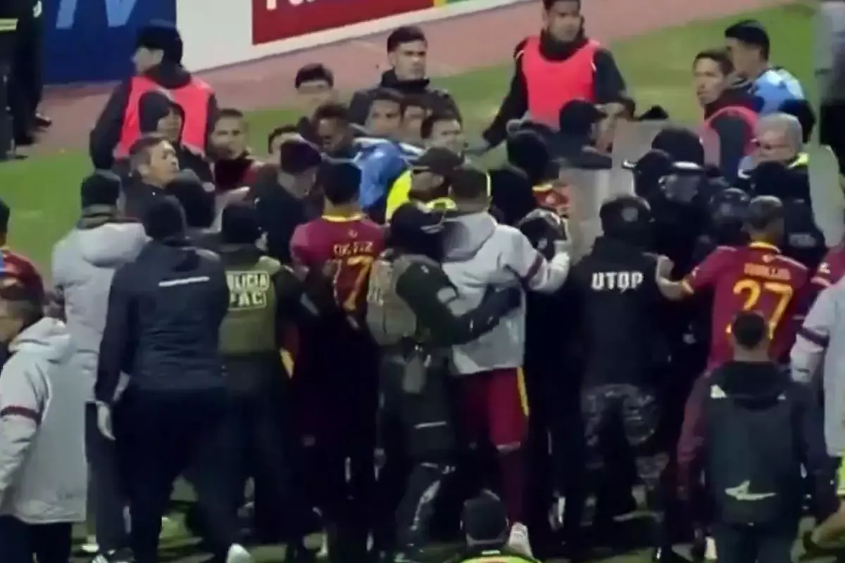 Bolivya Kupası Çeyrek Finalinde Kavga: 17 Kırmızı Kart