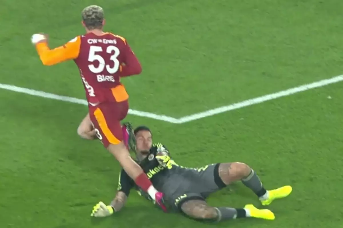 Barış Alper Yerde Kaldı, Karar Penaltı Mı? Trio Ekibi Net Konuştu