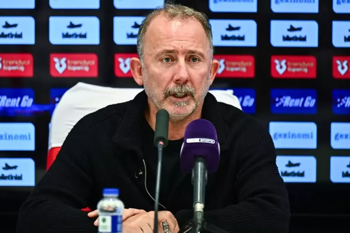 Beşiktaş'ta Ayrılık Kararı: Jurasek ve Svensson Kadroda Düşünülmüyor