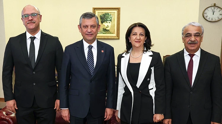 Özgür Özel, DEM Parti Heyetiyle Görüştü: Gündem Barış ve Diyalog