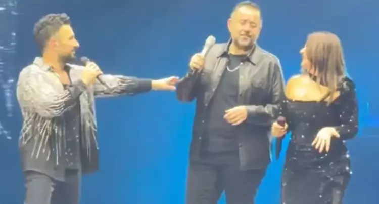 Tarkan’ın Konserinde Yıldızlar Sahneye Çıktı: Sibel Can ve Ata Demirer Sürprizi