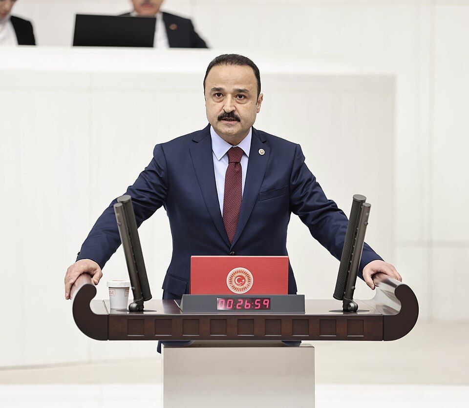 MHP'li Şanlıtürk’ten Kanun Teklifi: Ev Hanımlarına Maaş, Annelere Sigorta Desteği