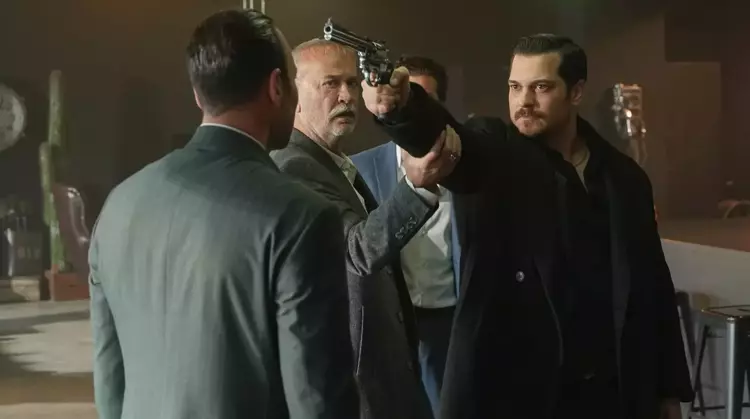 Eşref Rüya’da Büyük Hesaplaşma İzleyiciyi Ekrana Kilitledi