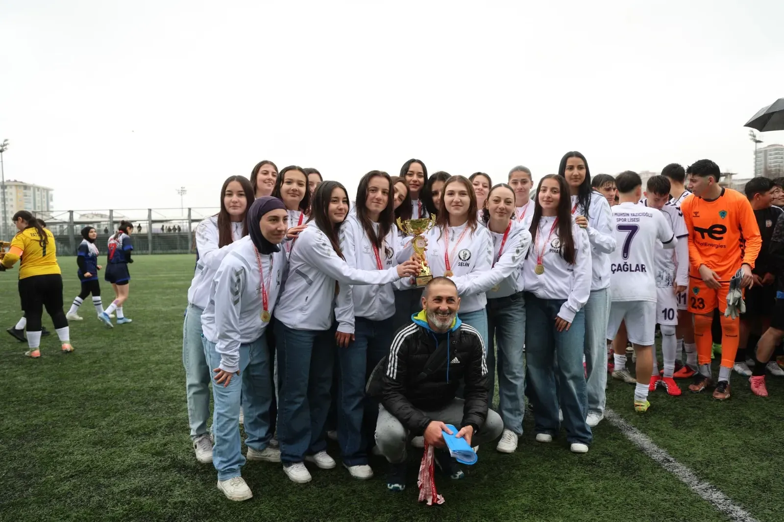 Muhsin Yazıcıoğlu Spor Lisesi Hem Kızlarda Hem Erkeklerde İl Şampiyonu Oldu