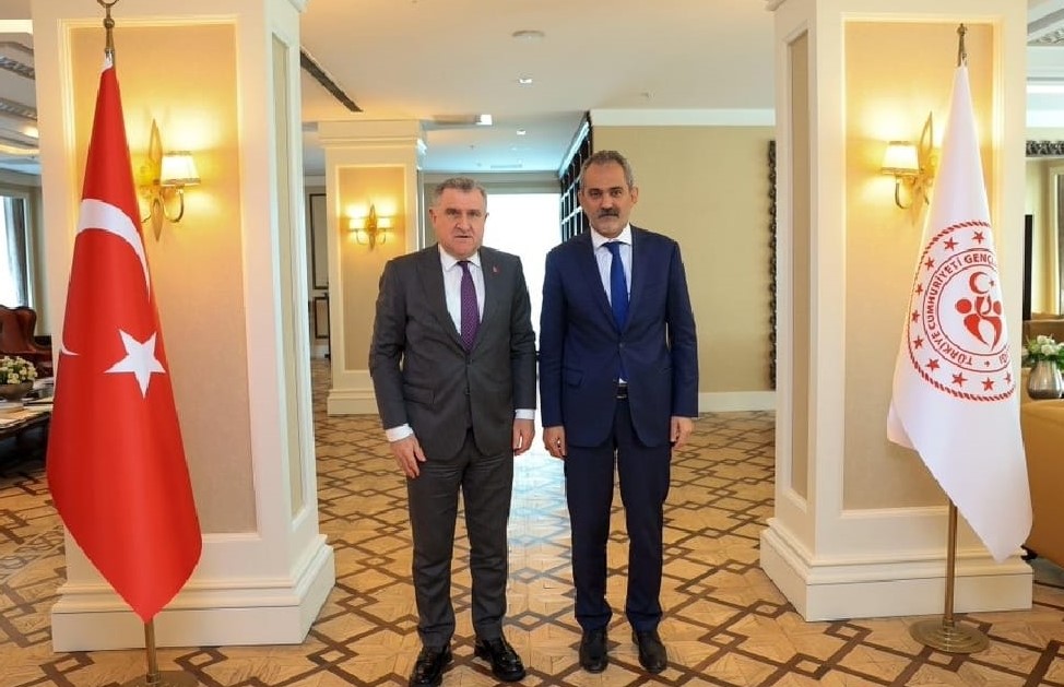 Prof. Dr. Mahmut Özer’den Ünye Kadın Futbol Takımına Müjde
