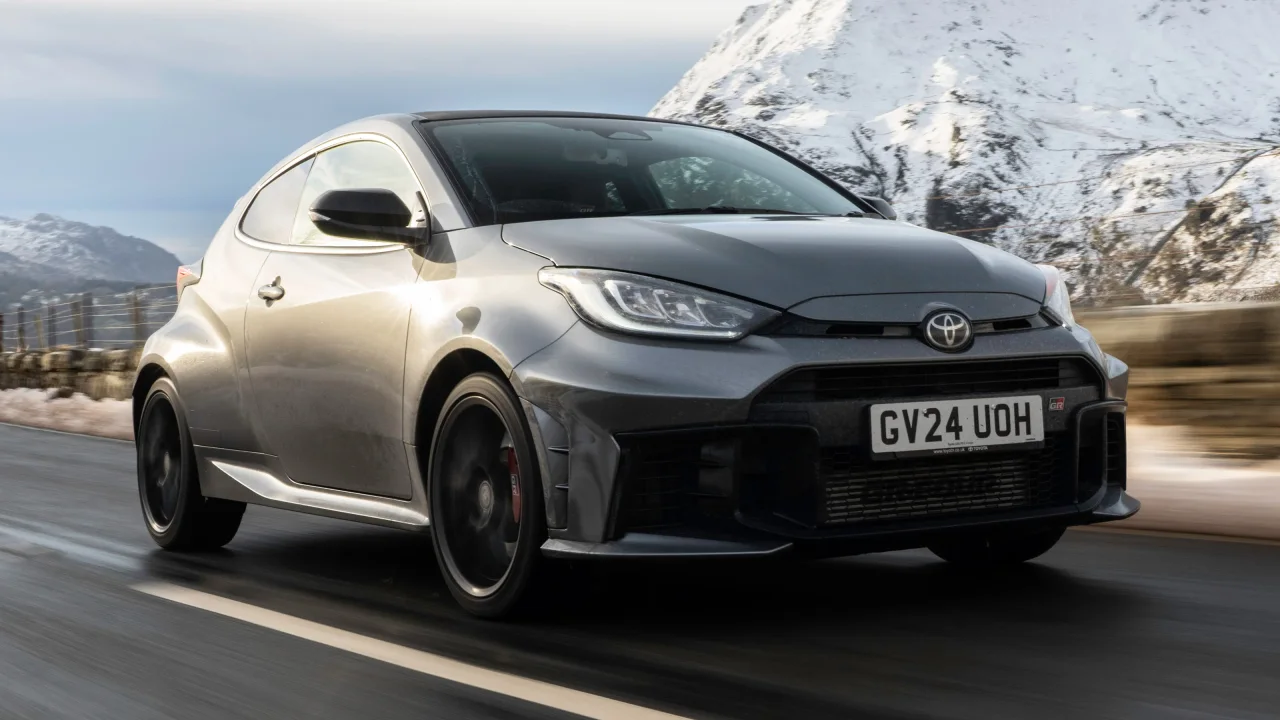 Toyota GR Yaris Türkiye’ye Geliyor 300 Beygirlik Performans Modeli Sınırlı Sayıda Satılacak