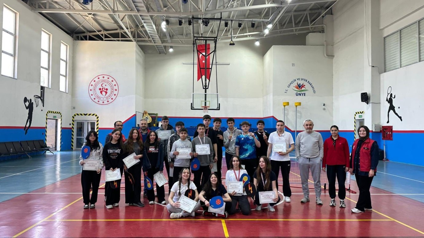 Ordu’nun İlçelerinde Gençlik Haftası Coşkusu: Ünye’de Pickleball, Fatsa’da Voleybol Turnuvası