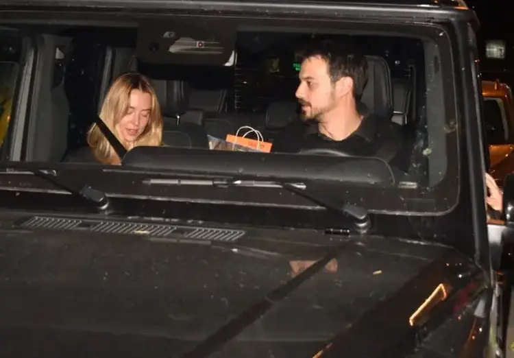 Mert Yazıcıoğlu Ve Zeynep Artukmaç’tan Tatil Pozu