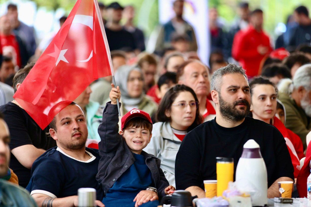24 Yıl Sonra Gelen Dünya Kupası Heyecanı Ordu’da Dev Ekranda Yaşandı