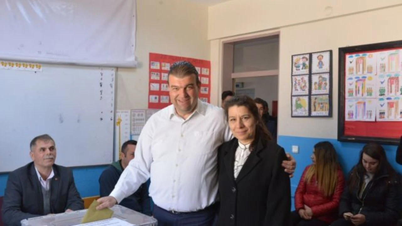 Seferihisar Belediye Başkanı İsmail Yetişkin'in Eşi Kimdir?