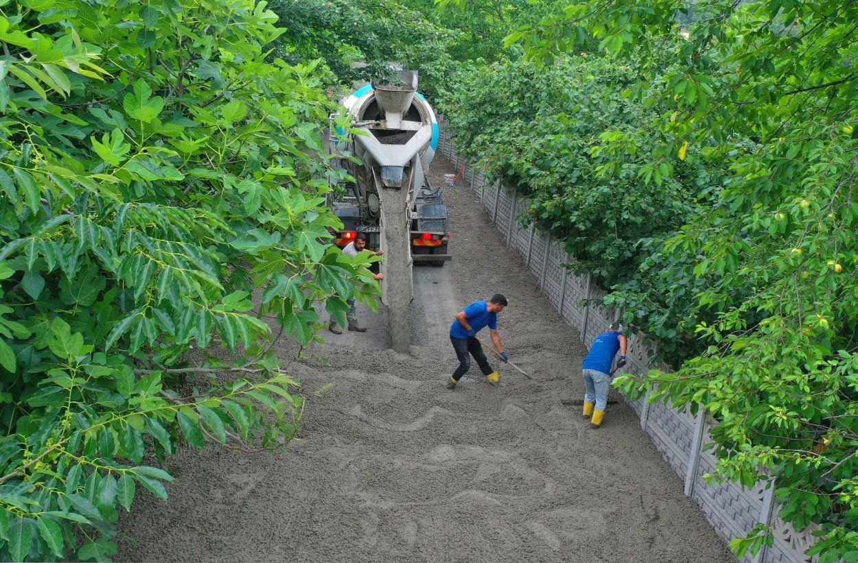 Ünye Hanyanı Mahallesi'nde Beton Yol Çalışmaları Devam Ediyor