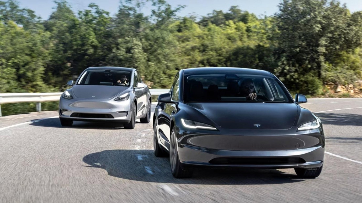 Tesla’da Milyonlarca Araç İçin FSD Belirsizliği: Elon Musk Yeni Donanımı İşaret Etti