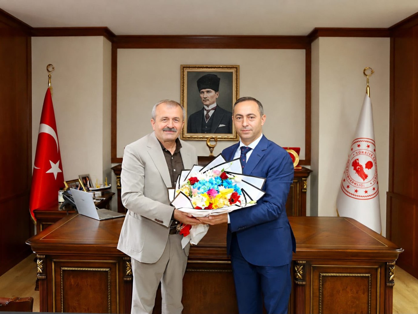 Başkan Ali Özkan ve Yönetimi Kaymakam Yıldız’a Hayırlı Olsun Ziyareti