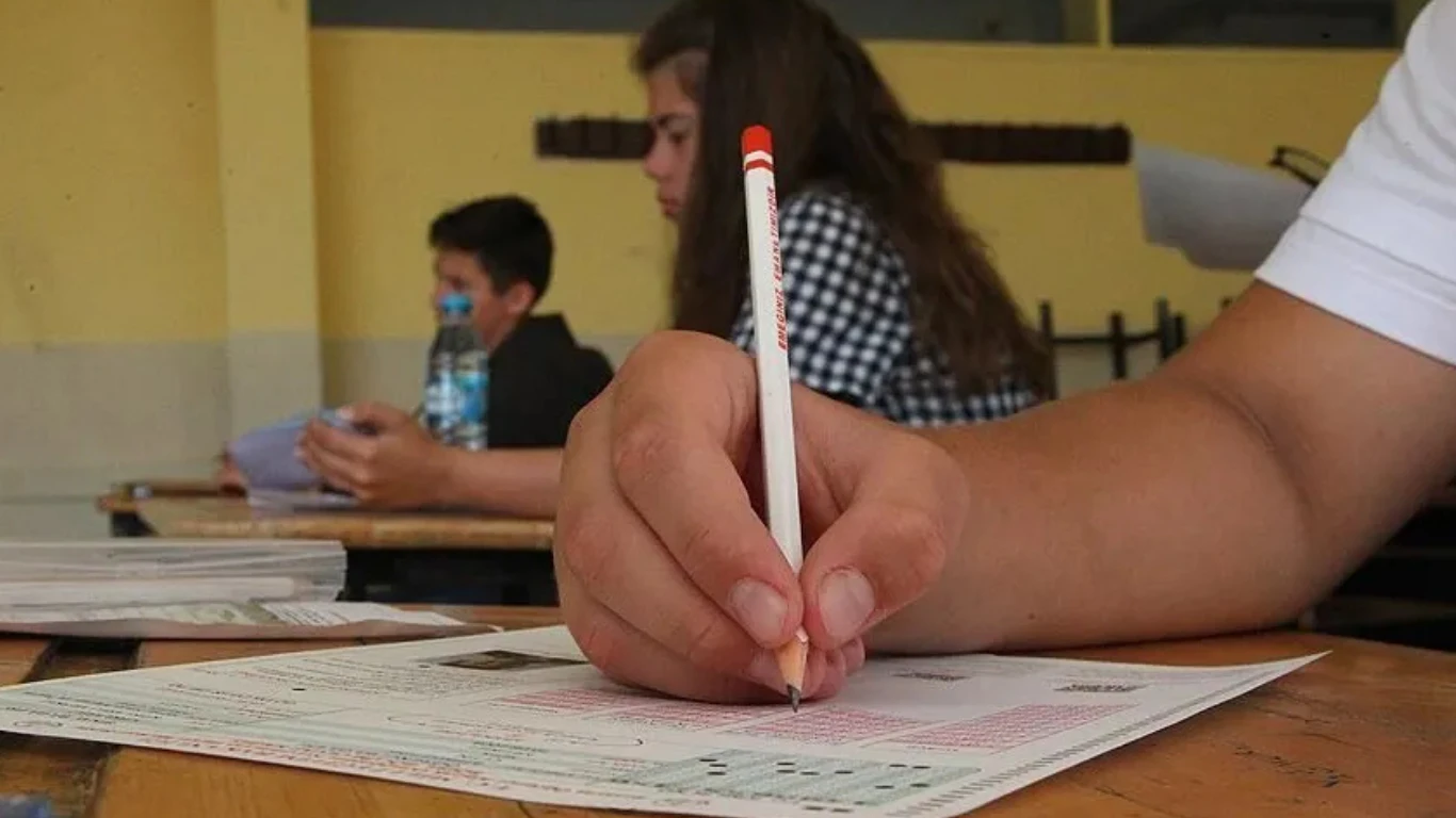 KPSS Sınav Yerleri Açıklandı Mı? Adaylar Giriş Belgelerini Nasıl Sorgulayacak?
