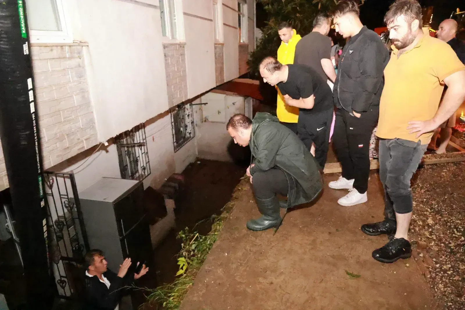 Fatsa’da Şiddetli Yağış Sonrası Su Baskını: 40’tan Fazla Ev Ve 60’tan Fazla İş Yeri Etkilendi