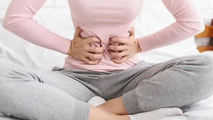Yemek Sonrası Karnınız Şişiyorsa Dikkat: Nedeni SIBO Olabilir