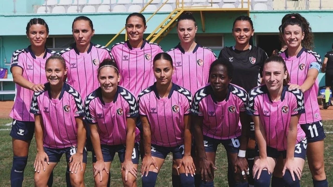 Ünye Kadın Futbol Kulübü Hazırlık Maçında Gövde Gösterisi Yaptı: 7-0